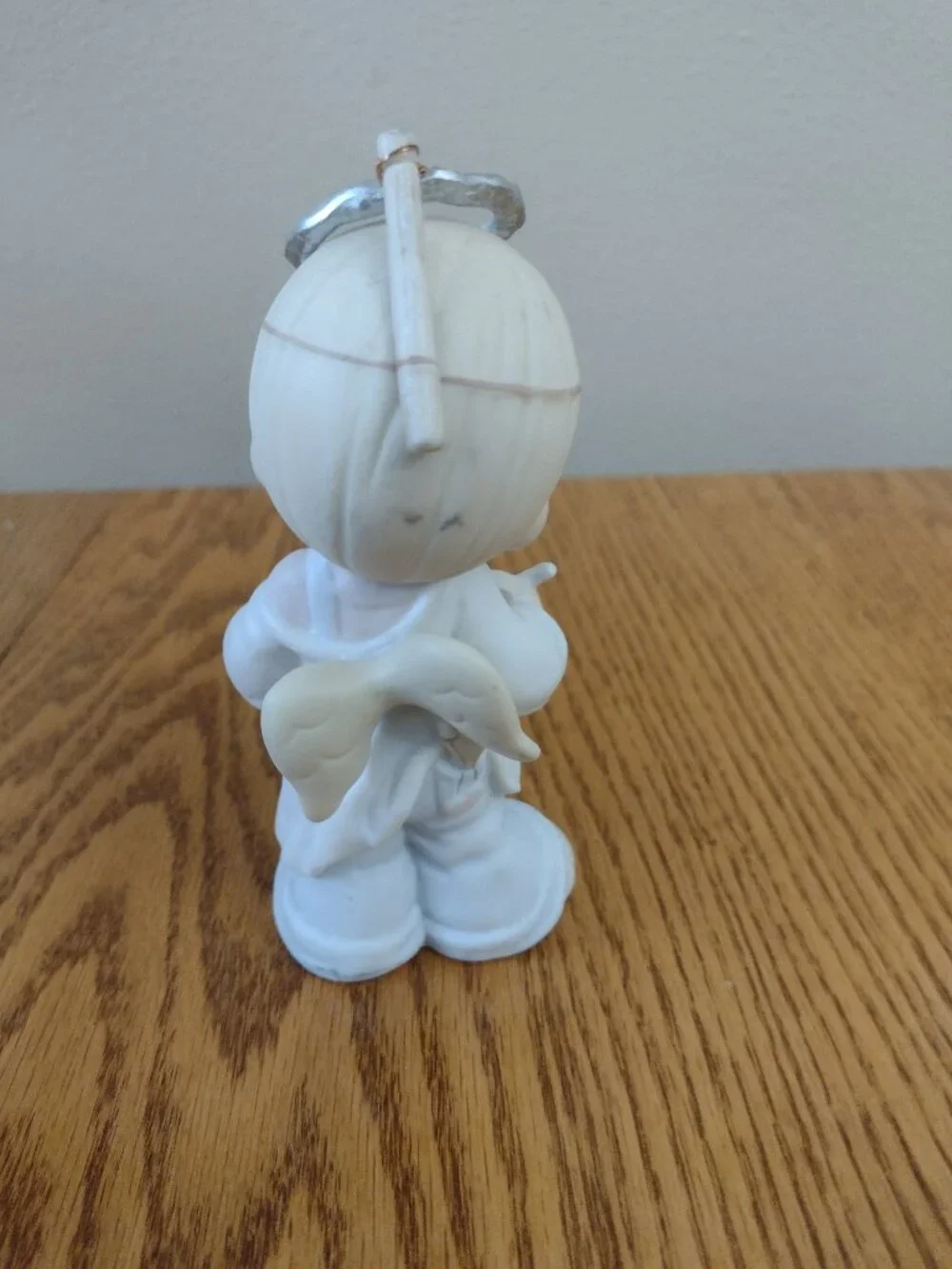 Precious Moments Peace On Earth Anyway Angel Porcelain Figurine 1996 Box #183342
